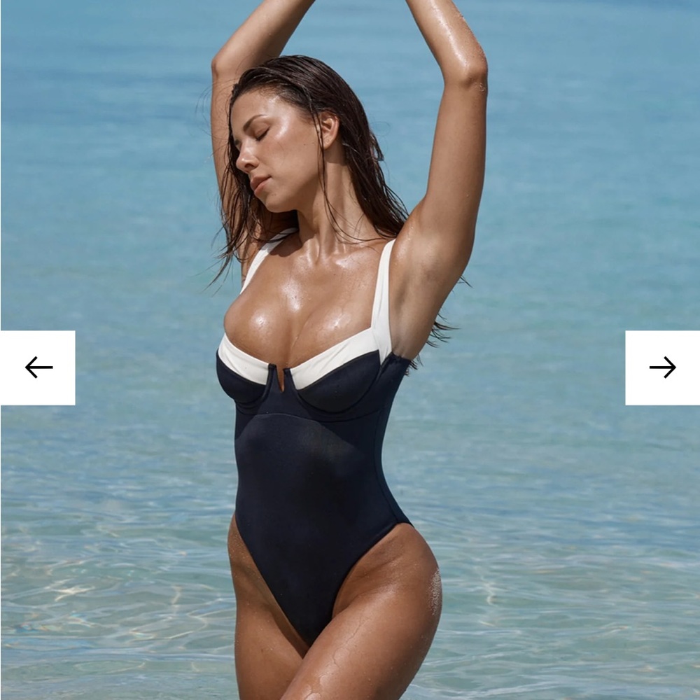 Clovelly One Piece size M NWT